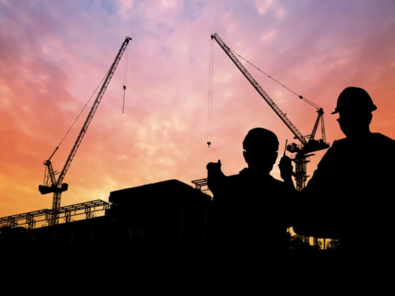 general-contractors-working-at-night